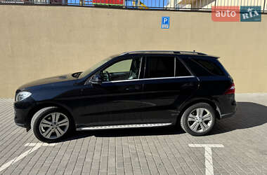 Внедорожник / Кроссовер Mercedes-Benz M-Class 2013 в 