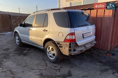 Внедорожник / Кроссовер Mercedes-Benz M-Class 2003 в 
