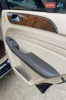 Позашляховик / Кросовер Mercedes-Benz M-Class 2011 в 