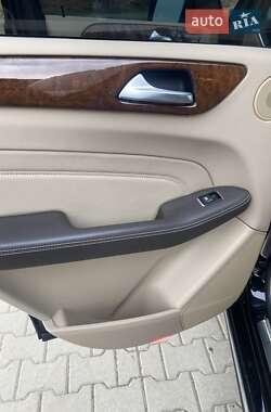 Позашляховик / Кросовер Mercedes-Benz M-Class 2011 в 