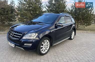 Внедорожник / Кроссовер Mercedes-Benz M-Class 2011 в 
