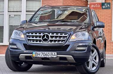 Позашляховик / Кросовер Mercedes-Benz M-Class 2011 в Одесі