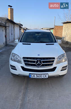 Внедорожник / Кроссовер Mercedes-Benz M-Class 2011 в 