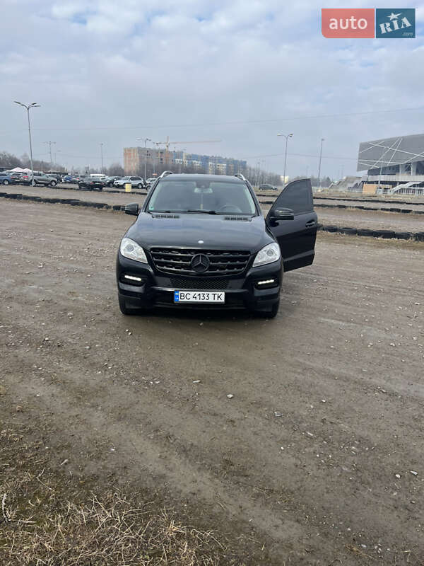 Внедорожник / Кроссовер Mercedes-Benz M-Class 2013 в Львове