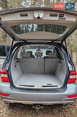 Внедорожник / Кроссовер Mercedes-Benz M-Class 2010 в 
