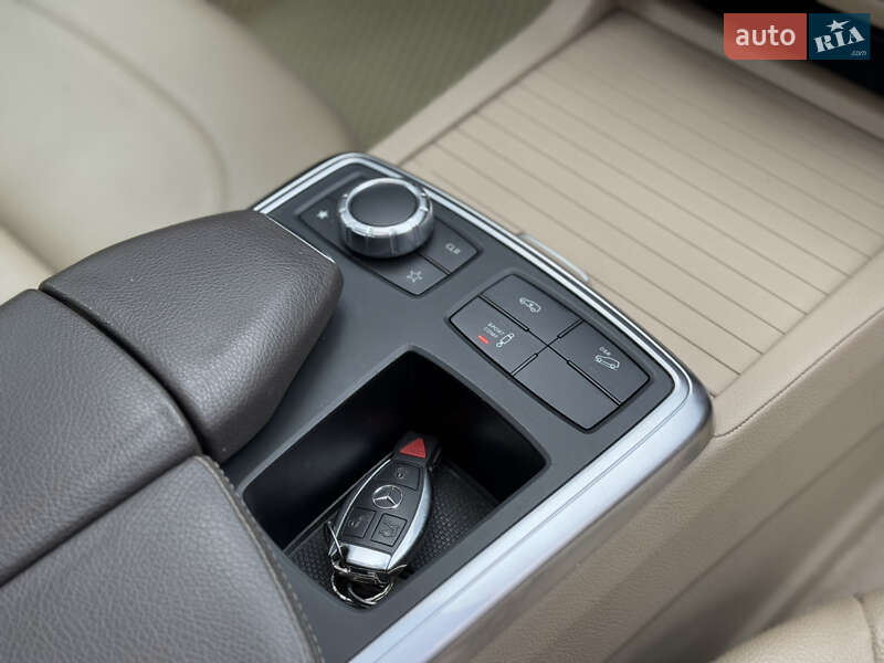 Внедорожник / Кроссовер Mercedes-Benz M-Class 2012 в Летичеве
