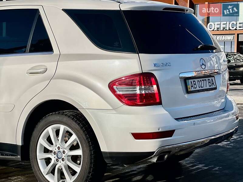 Внедорожник / Кроссовер Mercedes-Benz M-Class 2010 в Виннице