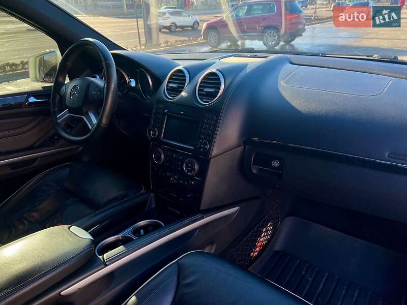 Внедорожник / Кроссовер Mercedes-Benz M-Class 2010 в Виннице