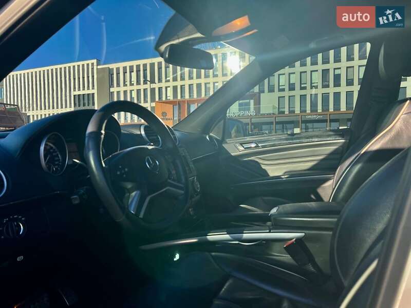 Внедорожник / Кроссовер Mercedes-Benz M-Class 2010 в Виннице