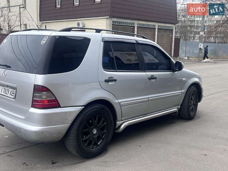 Внедорожник / Кроссовер Mercedes-Benz M-Class 1999 в Мироновке