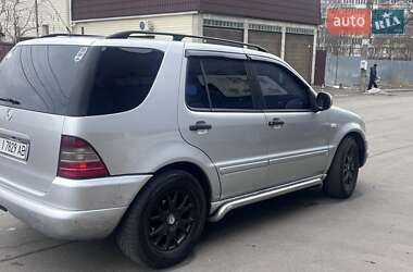 Внедорожник / Кроссовер Mercedes-Benz M-Class 1999 в 