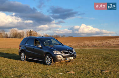 Позашляховик / Кросовер Mercedes-Benz M-Class 2010 в Вінниці