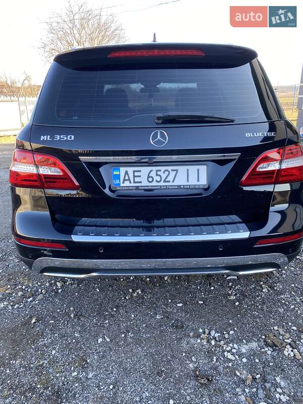 Внедорожник / Кроссовер Mercedes-Benz M-Class 2011 в Росошанах