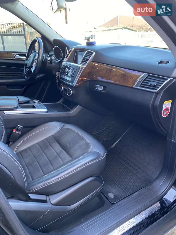 Внедорожник / Кроссовер Mercedes-Benz M-Class 2011 в Росошанах