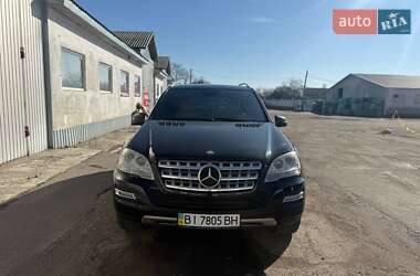 Позашляховик / Кросовер Mercedes-Benz M-Class 2011 в 