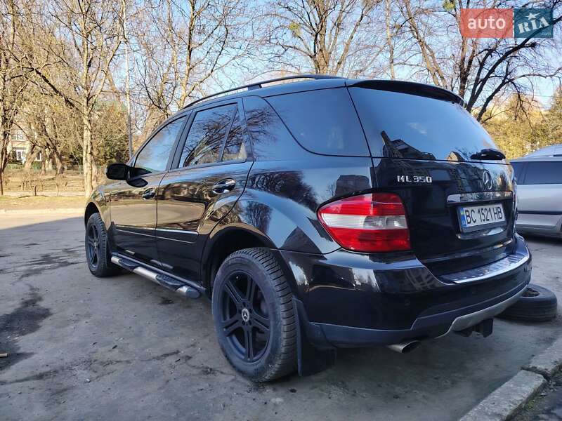 Внедорожник / Кроссовер Mercedes-Benz M-Class 2006 в Шептицькому