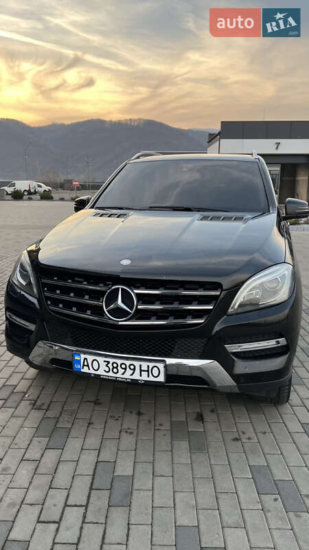 Позашляховик / Кросовер Mercedes-Benz M-Class 2012 в 