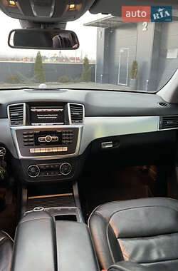 Позашляховик / Кросовер Mercedes-Benz M-Class 2012 в 