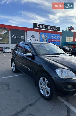 Внедорожник / Кроссовер Mercedes-Benz M-Class 2009 в 