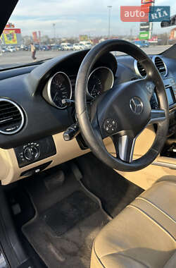 Внедорожник / Кроссовер Mercedes-Benz M-Class 2009 в 
