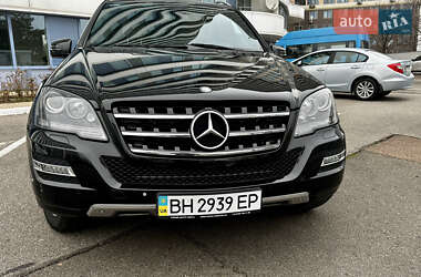Внедорожник / Кроссовер Mercedes-Benz M-Class 2010 в 