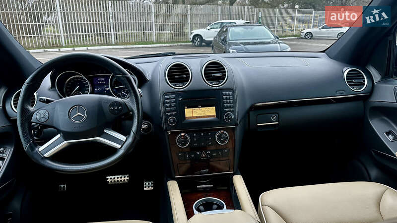 Внедорожник / Кроссовер Mercedes-Benz M-Class 2010 в Одессе