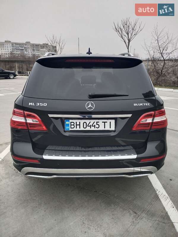 Внедорожник / Кроссовер Mercedes-Benz M-Class 2014 в Одессе