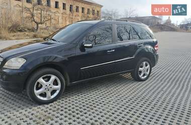 Внедорожник / Кроссовер Mercedes-Benz M-Class 2006 в 