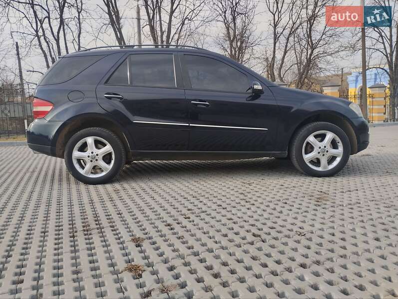 Внедорожник / Кроссовер Mercedes-Benz M-Class 2006 в Тульчине