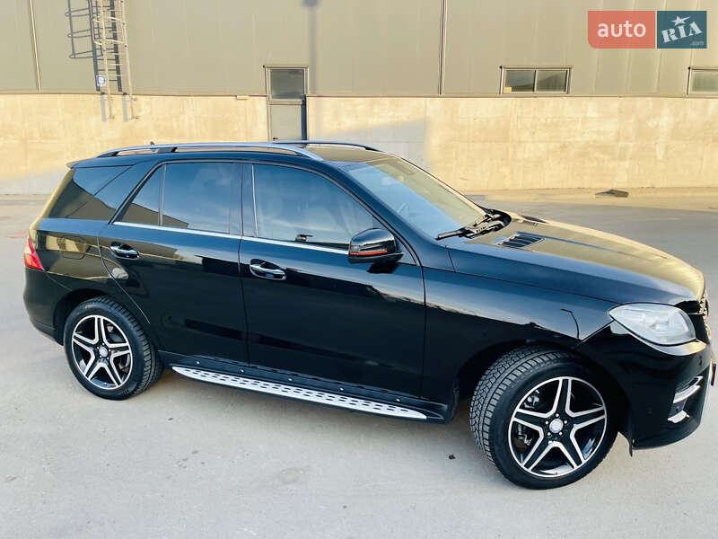 Внедорожник / Кроссовер Mercedes-Benz M-Class 2014 в Киеве