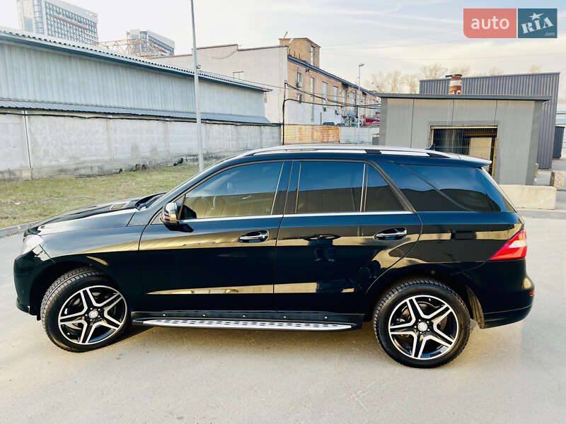 Внедорожник / Кроссовер Mercedes-Benz M-Class 2014 в Киеве
