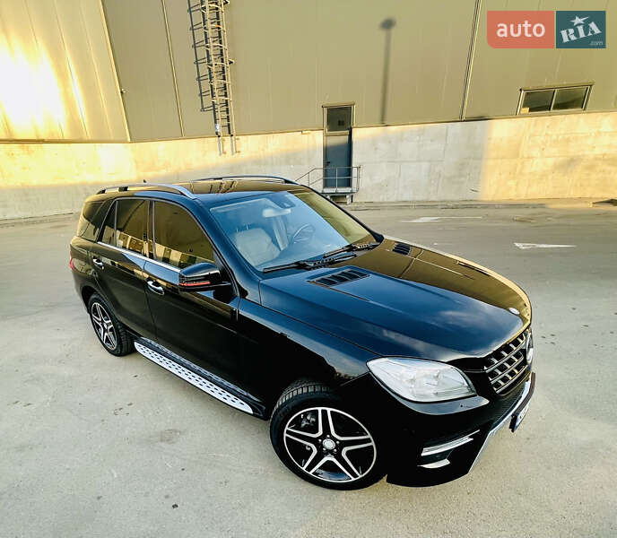 Внедорожник / Кроссовер Mercedes-Benz M-Class 2014 в Киеве