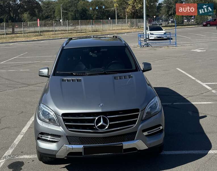 Внедорожник / Кроссовер Mercedes-Benz M-Class 2013 в Днепре