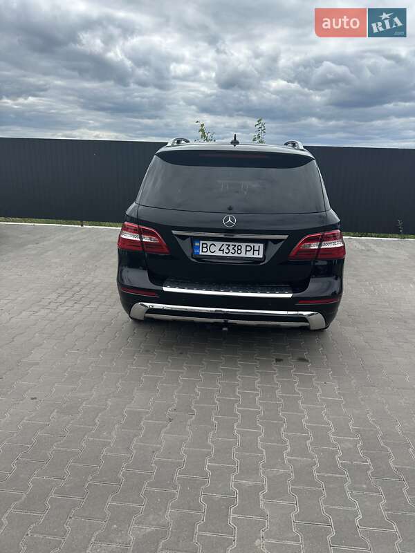 Позашляховик / Кросовер Mercedes-Benz M-Class 2013 в Жовкві