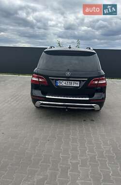 Позашляховик / Кросовер Mercedes-Benz M-Class 2013 в 