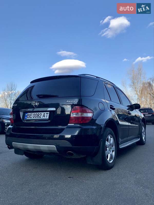 Внедорожник / Кроссовер Mercedes-Benz M-Class 2006 в Первомайске