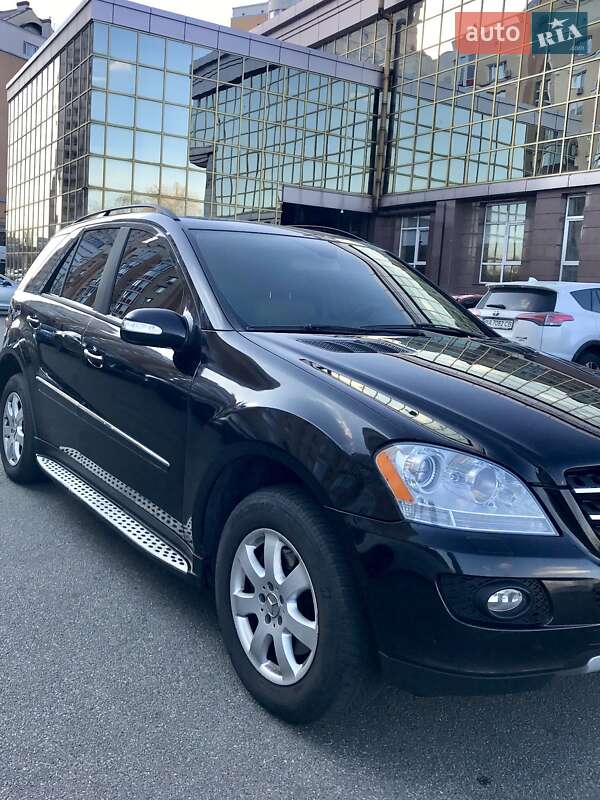 Внедорожник / Кроссовер Mercedes-Benz M-Class 2006 в Первомайске