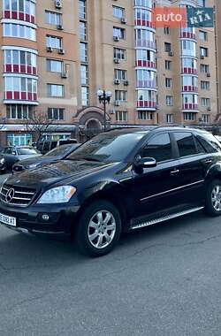 Позашляховик / Кросовер Mercedes-Benz M-Class 2006 в 