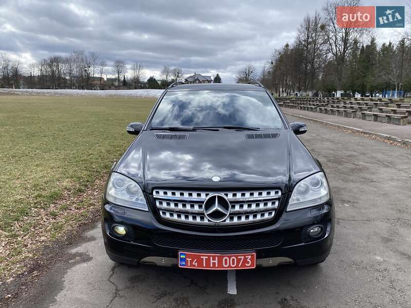 Позашляховик / Кросовер Mercedes-Benz M-Class 2006 в Рівному