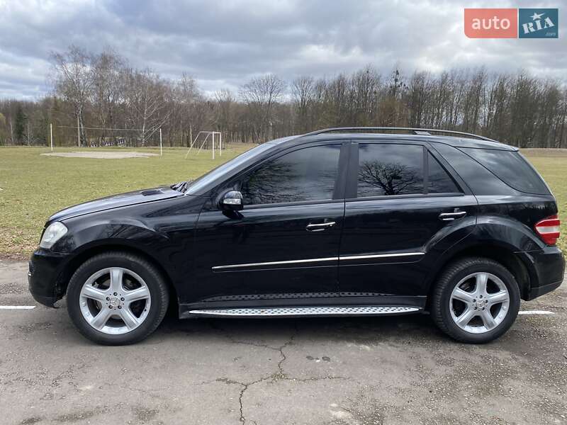 Позашляховик / Кросовер Mercedes-Benz M-Class 2006 в Рівному