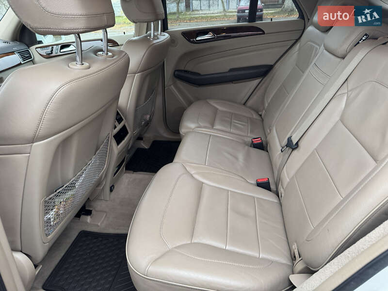 Позашляховик / Кросовер Mercedes-Benz M-Class 2012 в Чернівцях