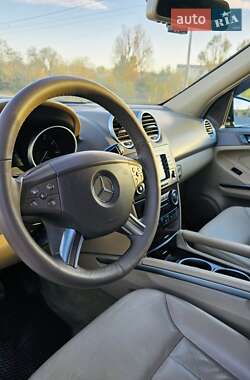 Внедорожник / Кроссовер Mercedes-Benz M-Class 2006 в 