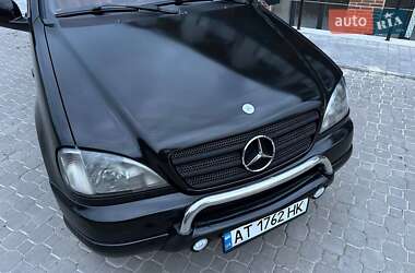 Внедорожник / Кроссовер Mercedes-Benz M-Class 1999 в 