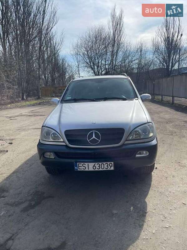 Внедорожник / Кроссовер Mercedes-Benz M-Class 2004 в 