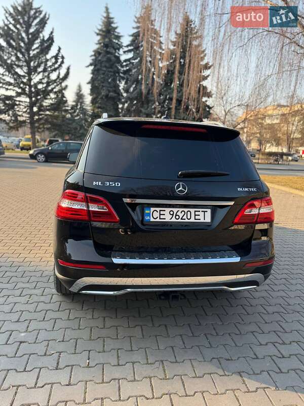 Внедорожник / Кроссовер Mercedes-Benz M-Class 2011 в Черновцах