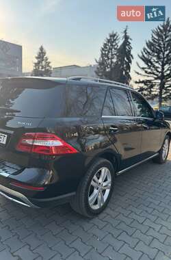 Внедорожник / Кроссовер Mercedes-Benz M-Class 2011 в 