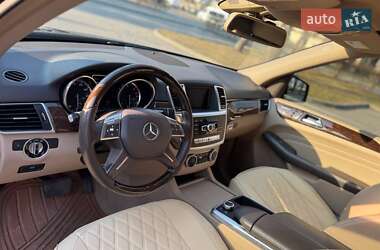 Внедорожник / Кроссовер Mercedes-Benz M-Class 2011 в 