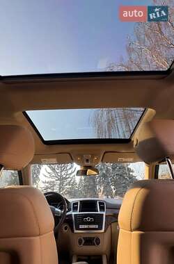 Внедорожник / Кроссовер Mercedes-Benz M-Class 2011 в 