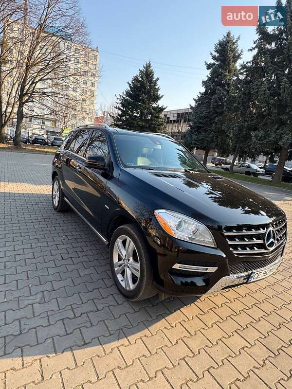 Внедорожник / Кроссовер Mercedes-Benz M-Class 2011 в Черновцах