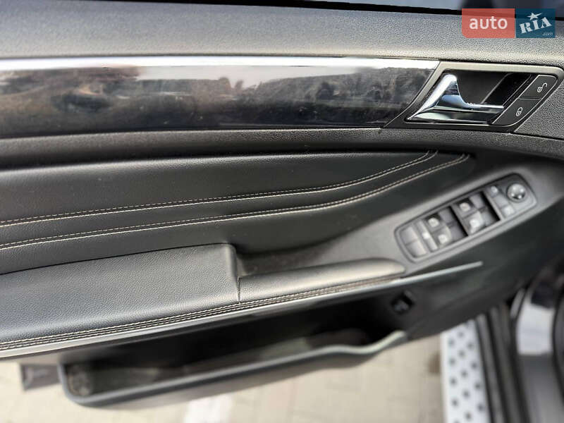 Внедорожник / Кроссовер Mercedes-Benz M-Class 2011 в Одессе